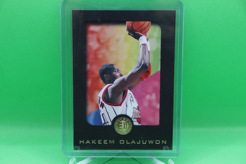 Photo 1 of Akeem Olajuwon 1996 Skybox E-XL (Mint) 