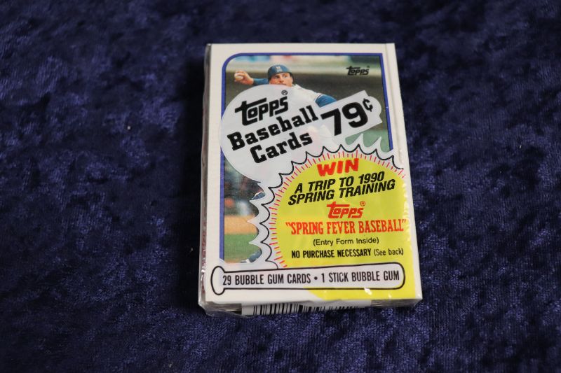 Photo 1 of 1989 Topps Baseball cello pack