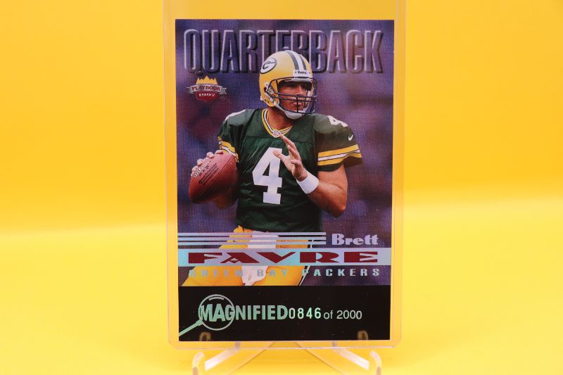 Photo 1 of Brett Favre 1997 Score Board 3.5x4.5 (Mint) RARE #’d /2000