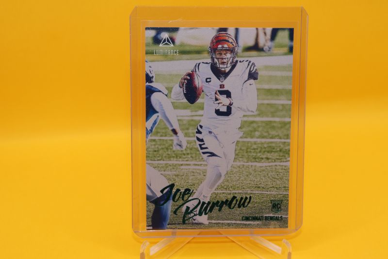 Photo 1 of Joe Burrow 2020 Panini Luminance ROOKIE (Mint)