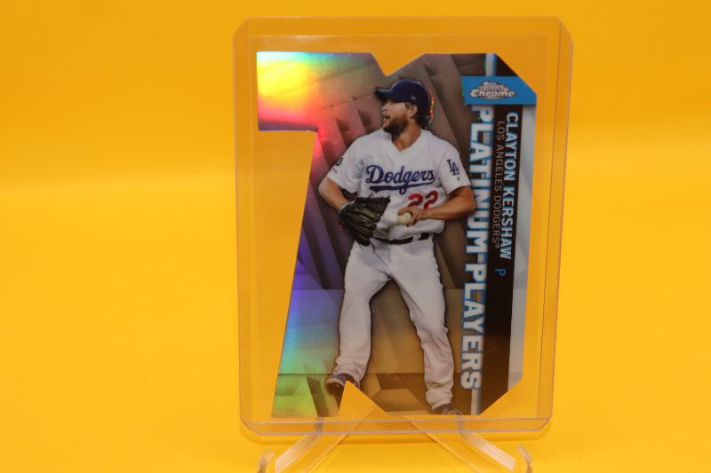 Photo 1 of Clayton Kershaw 2021 Topps Chrome diecut (Mint) cool card