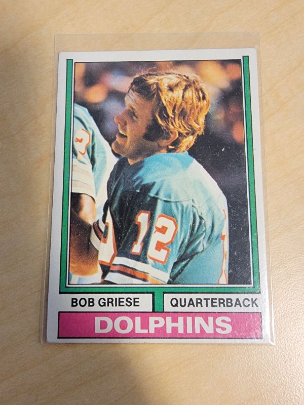 Photo 1 of 1974 Topps # 200 Bob Griese Miami Dolphins (Football Card) GREAT CONDITION
