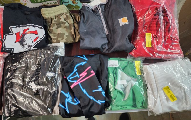 Photo 1 of BOX LOT OF 10 CLOTHING ITEMS ** FINAL SALE NO RETURN**CAJA CON VARIOS PRODUCTO DE ROPA **NO SE ACEPTAN DEVOLUCIONES**
YOU WILL GET A BOX WITH 10 ASSORTED ITEMS, **LA CAJA TRAE 10 PRODUCTOS SURTIDOS ** MEN, WOMEN AND KIDS CLOTHING**ROPA DE HOMBRE, MUJER Y 