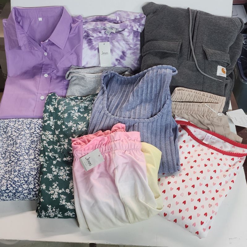 Photo 1 of BOX LOT OF 10 CLOTHING ITEMS * FINAL SALE NO RETURN*CAJA CON VARIOS PRODUCTO DE ROPA *NO SE ACEPTAN DEVOLUCIONES*YOU WILL GET A BOX WITH 10 ASSORTED ITEMS, *LA CAJA TRAE 10 PRODUCTOS SURTIDOS * MEN, WOMEN AND KIDS CLOTHING*ROPA DE HOMBRE, MUJER Y NINO.