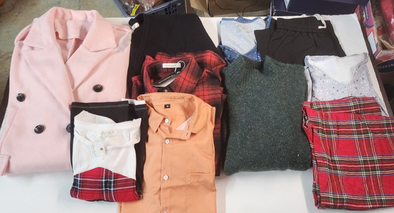Photo 1 of BOX LOT OF 10 CLOTHING ITEMS ** FINAL SALE NO RETURN**CAJA CON VARIOS PRODUCTO DE ROPA **NO SE ACEPTAN DEVOLUCIONES** YOU WILL GET A BOX WITH 10 ASSORTED ITEMS, **LA CAJA TRAE 10 PRODUCTOS SURTIDOS ** MEN, WOMEN AND KIDS CLOTHING**ROPA DE HOMBRE, MUJER 
