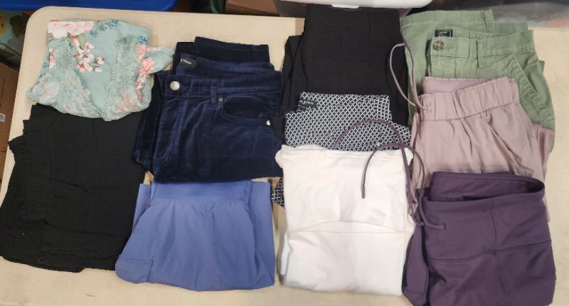 Photo 1 of FINAL SALE 10 PIECES CLOTHING MOSTLY WOMEN'S USED CONDITION NO RETURNS