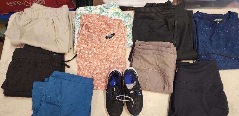 Photo 1 of FINAL SALE 10 PIECES CLOTHING MOSTLY WOMEN'S USED CONDITION NO RETURNS
