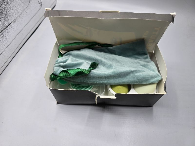 Photo 1 of Makeup Brushes 22 Pcs Makeup Kit, Foundation Brush Eyeshadow Brush Make up Brushes Set (Green, 22 Piece Set Large)