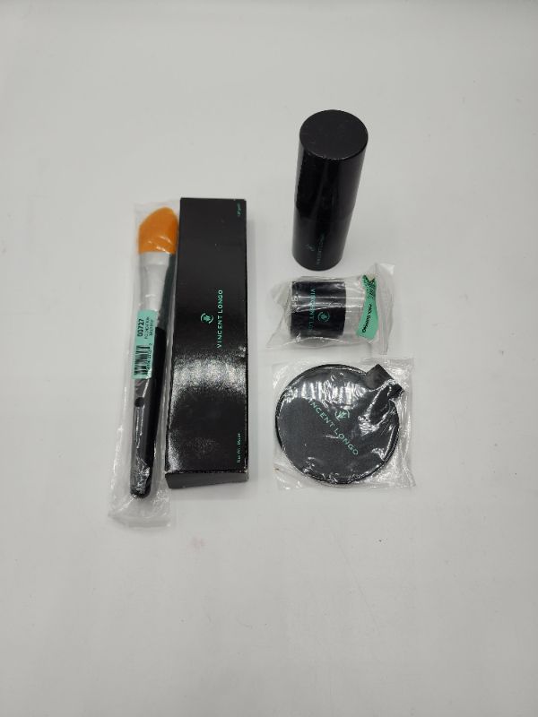 Photo 2 of Vincent Longo 5 Pack Makeup1 Concealer Brush 1 Concealer Pencil 1 Contour Stick 1 Pencil Sharpener 1 Mirror New