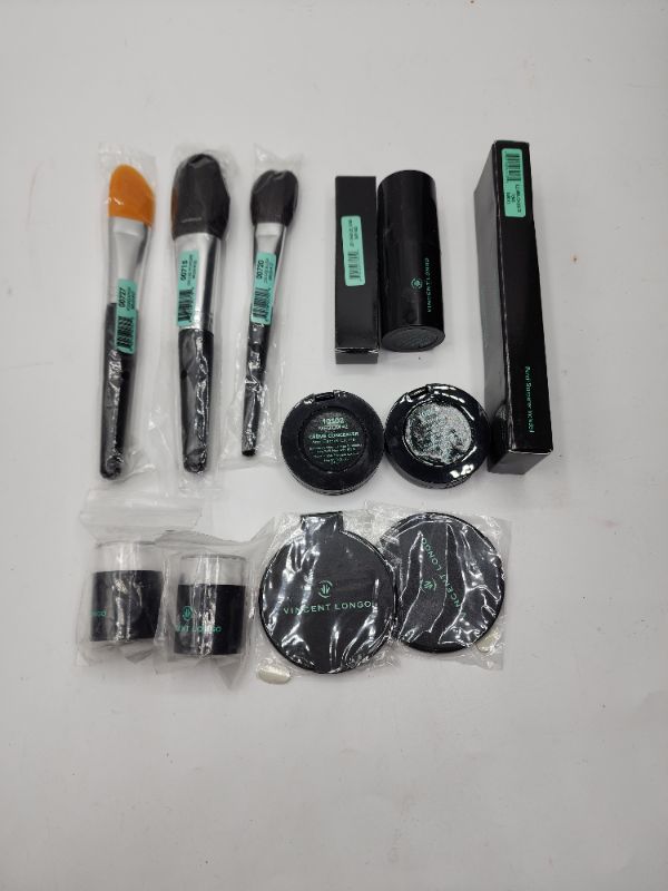 Photo 2 of Vincent Longo 12pc Makeup Set 