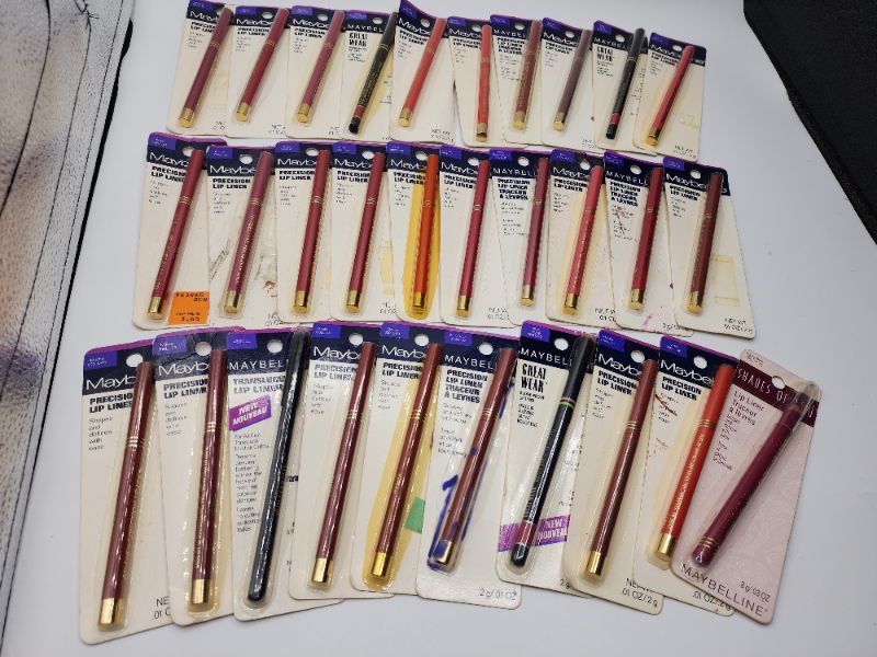 Photo 3 of 30 Pack Variety Lip Liner New 