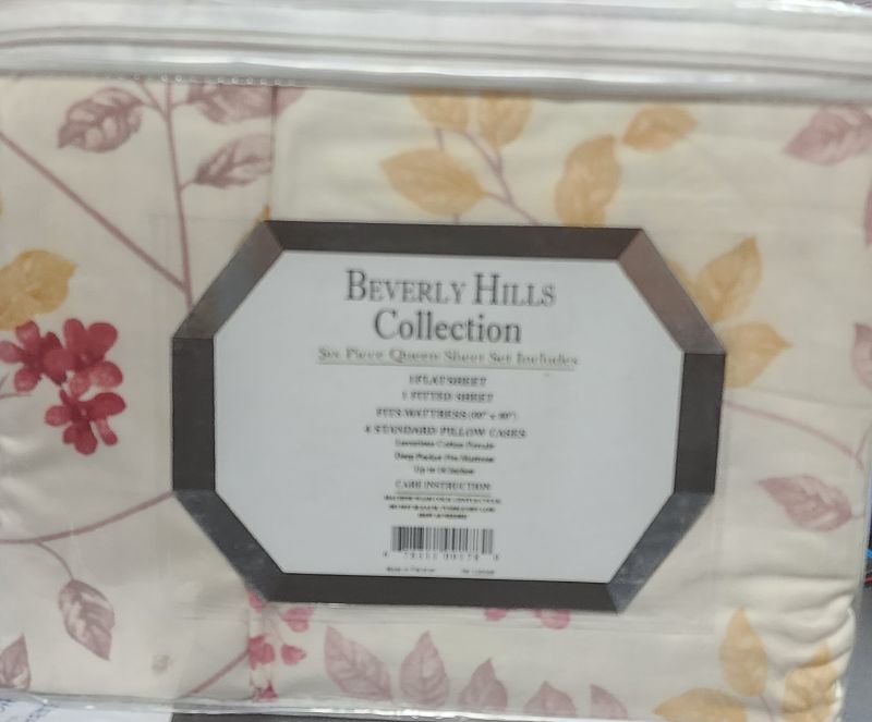 Photo 1 of BEVERLY HILLS COLLECTION SIX PIECE QUEEN SHEET SET- INCLUDES: 1 FLAT SHEET, 1 FITTED SHEET, 4 STANDARD PILLOW CASES- 400 THREAD COUNT