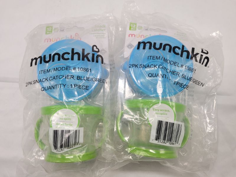 Photo 2 of (2 packs of 2) Munchkin Snack Catcher, 2 Pack, Blue/Green Blue/Green
