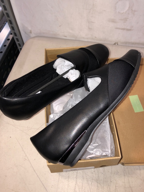 Photo 1 of AMAZON ESSENTIAL WOMENS BLACK FLATS / WORK DRESS SHOES , SIZE 9 