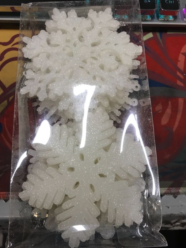 Photo 3 of 36pcs White Glitter Snowflake Ornaments Christmas Tree Decorations, 4 Inch Plastic Snowflake Hanging Decorations Christmas Tree Ornaments for Winter Wonderland Holiday Party