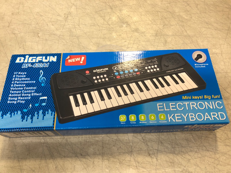 Photo 3 of Big Fun Electronic Keyboard + Microphone - 37 Mini-keys (bf-430a1) MICROPHONE MISSING 
