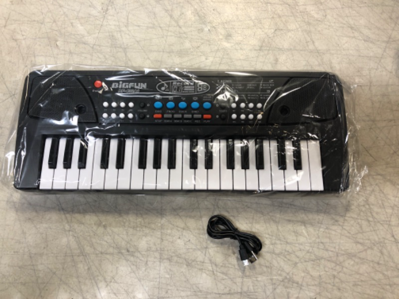 Photo 2 of Big Fun Electronic Keyboard + Microphone - 37 Mini-keys (bf-430a1) MICROPHONE MISSING 
