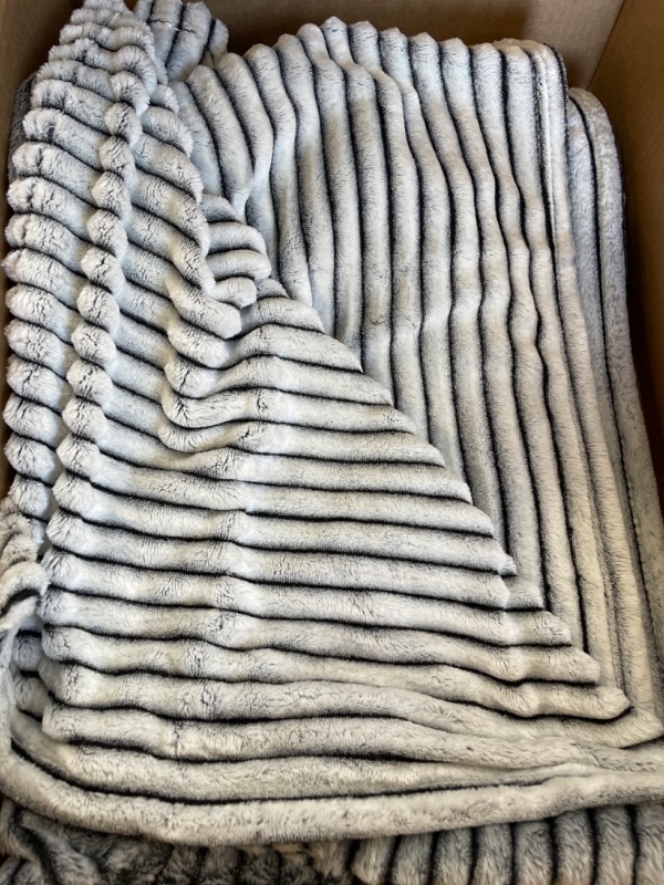 Photo 1 of OEXCO SOFT COZY THROW BLANKET 