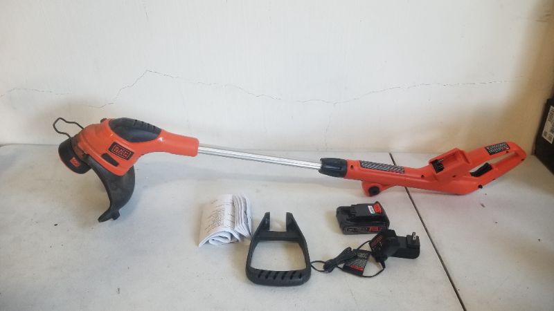 Photo 5 of BLACK+DECKER Cordless Lawn Mower, String Trimmer, Edger, 3-in-1 (MTC220) MISSING ADUSTABLE HEIGHT DECK 