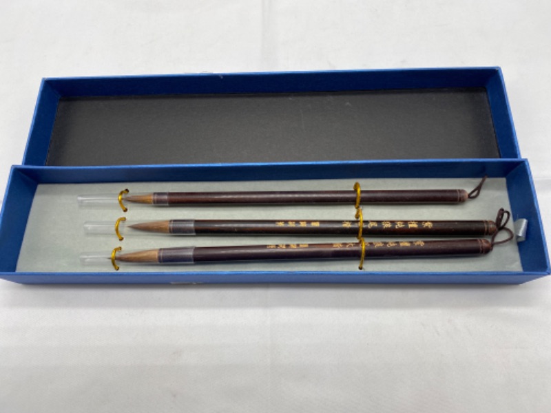 Photo 1 of 3 Pieces Chinese Calligraphy Brush Chinese Brush Pens Japanese Calligraphy Brush Sumi Drawing Brush Traditional Wooden Watercolor Ink Brush for Beginner Watercolor Painting Tools (3 Sizes)