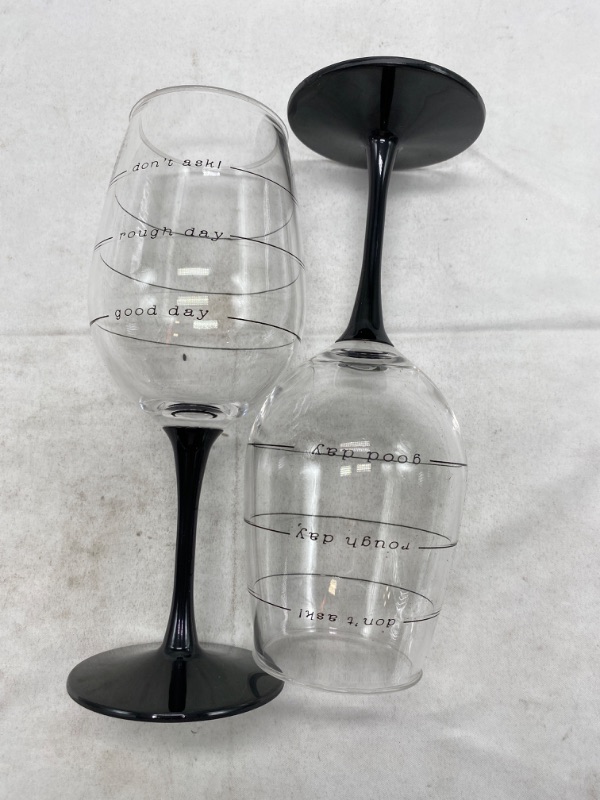 Photo 2 of X&O Paper Goods ''Wine-O-Meter'' Plastic Wine Glass, 3.5'' W x 8.75'' H NEW