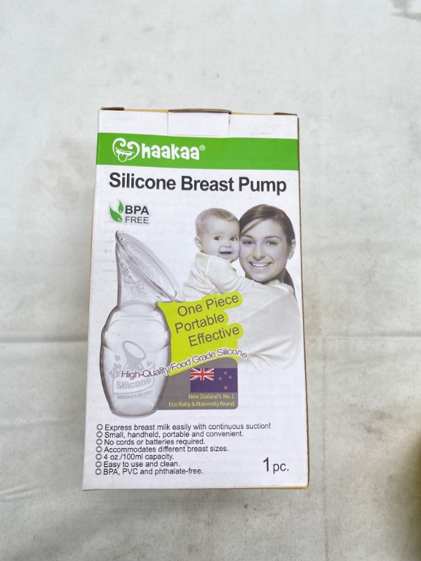 Photo 2 of haakaa Manual Breast Pump for Breastfeeding 4oz/100ml NEW