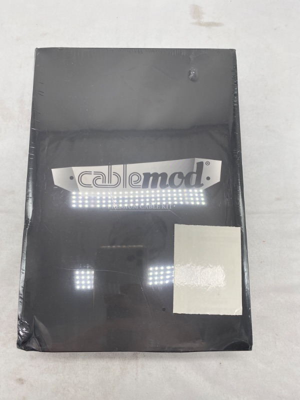 Photo 2 of CableMod C-Series Classic ModMesh Sleeved Cable Kit for Corsair RM Black Label/RMi/RMX (White) NEW