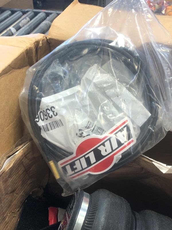 Photo 3 of Air Lift 57275 LoadLifter 5000 Series Rear Air Spring Kit Nylon Air Line Up to 5,000 lbs Standard Air Spring
used - unable to test