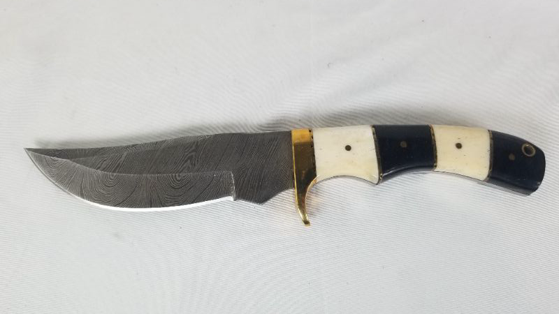 Photo 2 of 9.75" Horn/Bone Handled Full Tang Damascus Steel Outdoor Hunting Knife With Sheath
