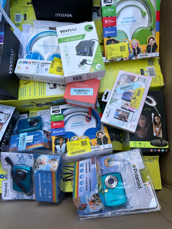 Photo 1 of MISCELLANEOUS ELECTRONICS PALLET AS IS - CONDITION UNKNOWN - NOT INSPECTED - ENTIRE LOT NO RETURNS