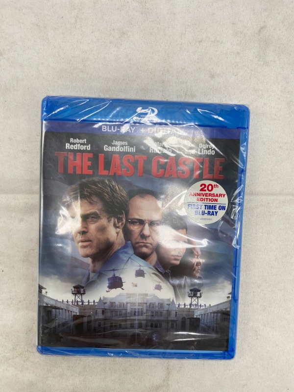 Photo 2 of The Last Castle (Blu-ray + Digital) NEW