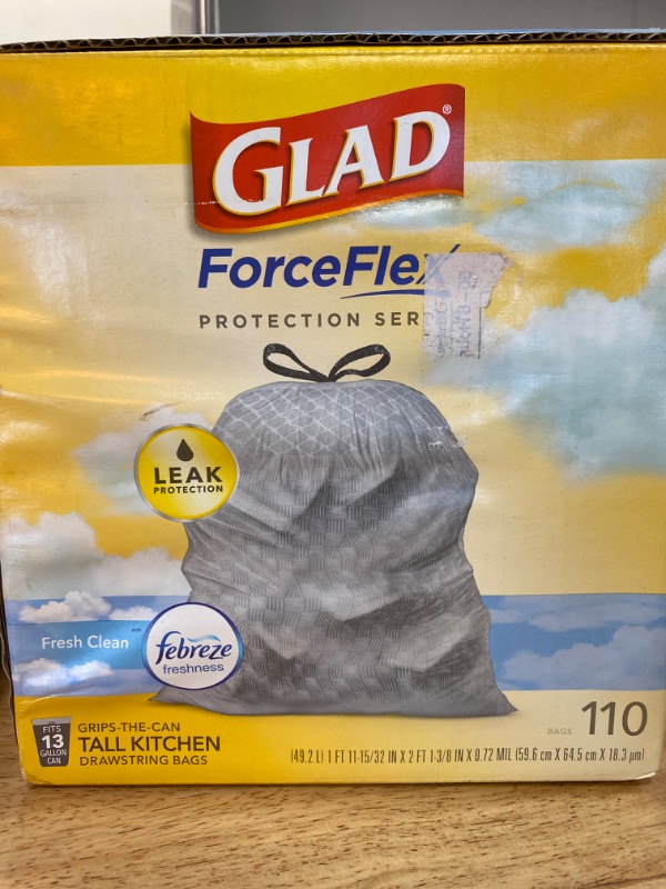 Photo 2 of Glad ForceFlex Tall Kitchen Drawstring Trash Bags, 13 Gal, Fresh Clean Scent with Febreze, 110 Ct 110 Count (Pack of 1) Febreze Fresh Clean NEW
