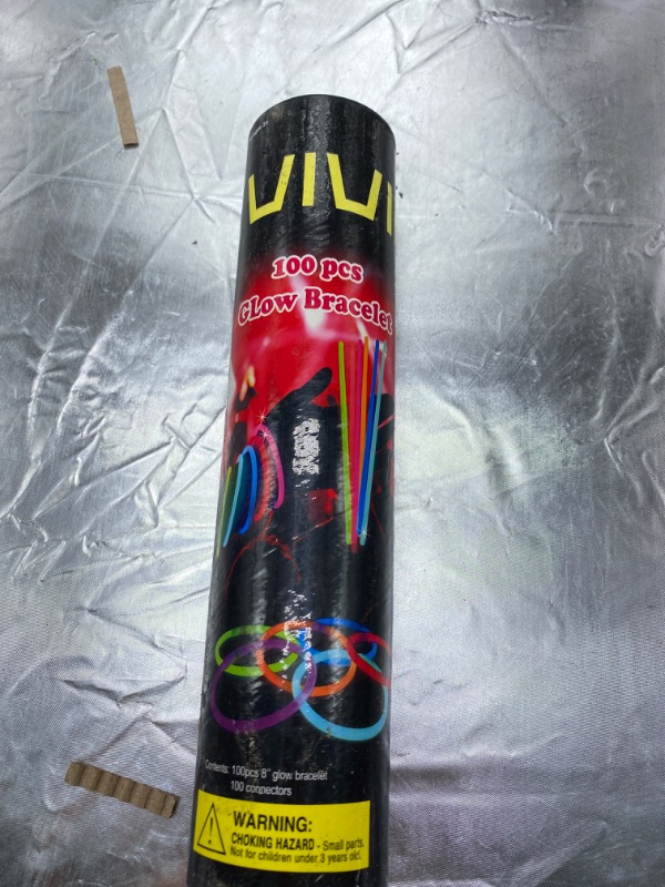Photo 2 of Vivii Glowsticks, 100 Light up Toys Glow Stick Bracelets Mixed Colors Party Favors Supplies (Tube of 100) NEW