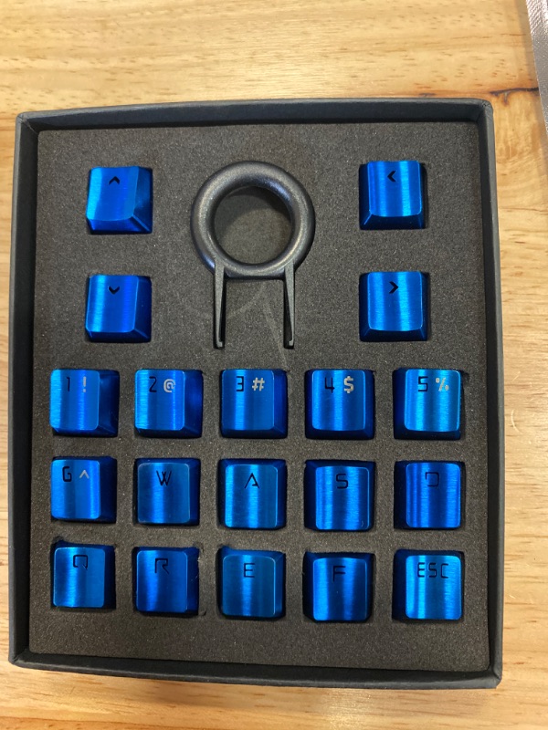 Photo 2 of Fitlink FPS & MOBA Gaming Keycaps, Durable Stainless Steel Metal Keycap with Key Puller for Mechanical Keyboard Cherry Mx Switch (WASD+Direction Keys,Blue) NEW