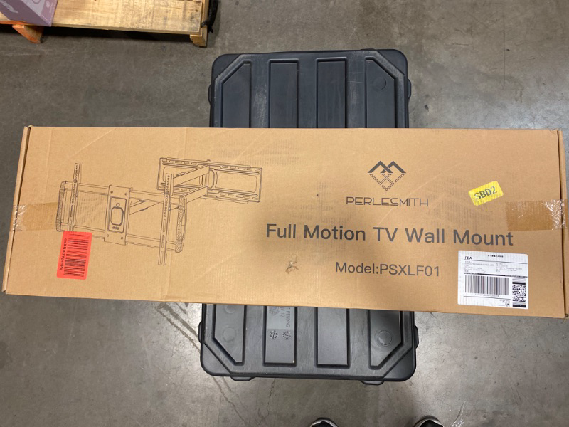 Photo 2 of PERLESMITH Long Arm TV Wall Mount for 37-84 inch TVs, Full Motion TV Mount with 42.72 inch Extension Articulating Arm Swivel and Tilt, Max VESA 600x400mm, Holds up to 132 lbs, 16”,18”, 24” Studs NEW