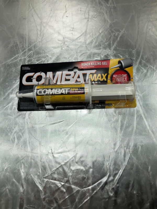 Photo 2 of Combat Max Roach Killing Gel for Indoor and Outdoor Use, 1 Syringe, 2.1 Ounce (Pack of 1)