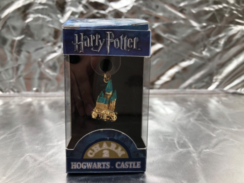 Photo 4 of The Noble Collection Lumos Harry Potter Charm No. 2 - Hogwarts Castle (Gold Plated)