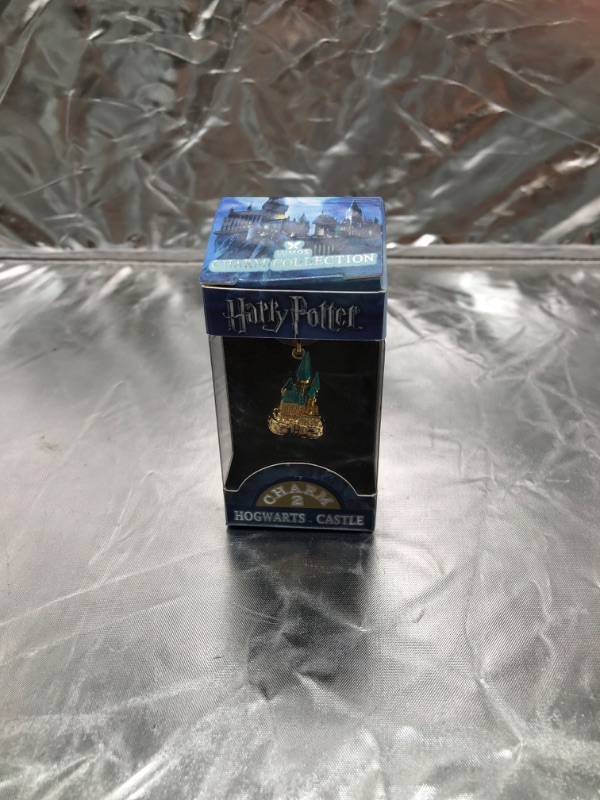 Photo 3 of The Noble Collection Lumos Harry Potter Charm No. 2 - Hogwarts Castle (Gold Plated)