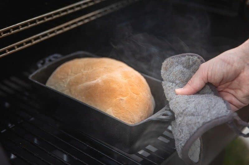 Photo 3 of Black Camp Chef Home Seasoned Cast Iron Bread Pan