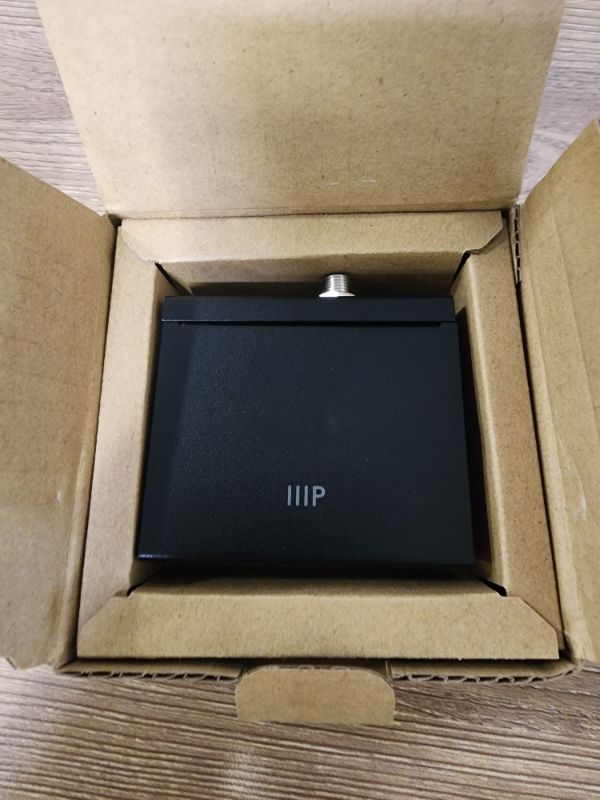 Photo 2 of Monoprice  1x2 DisplayPort Splitter, 4K@60Hz, 21.6Gbps, Black