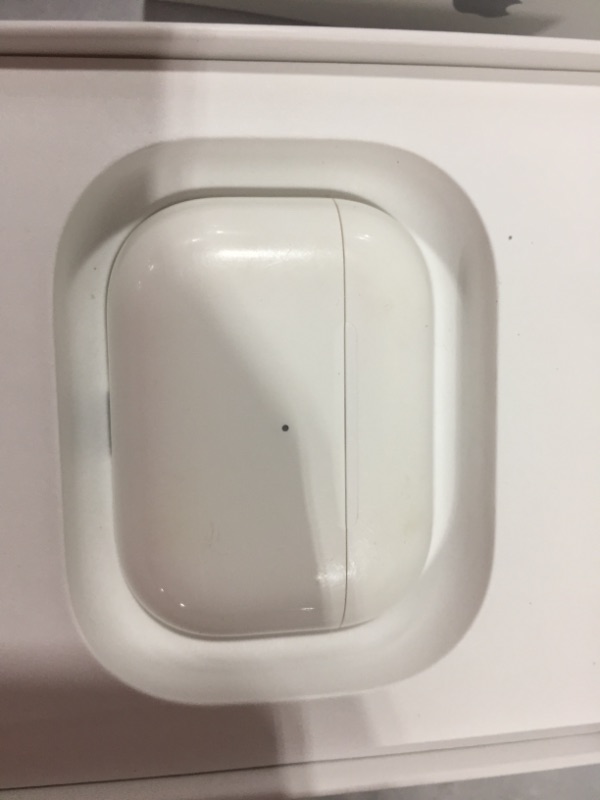 Photo 4 of Apple - AirPods Pro (with Magsafe Charging Case) - White
