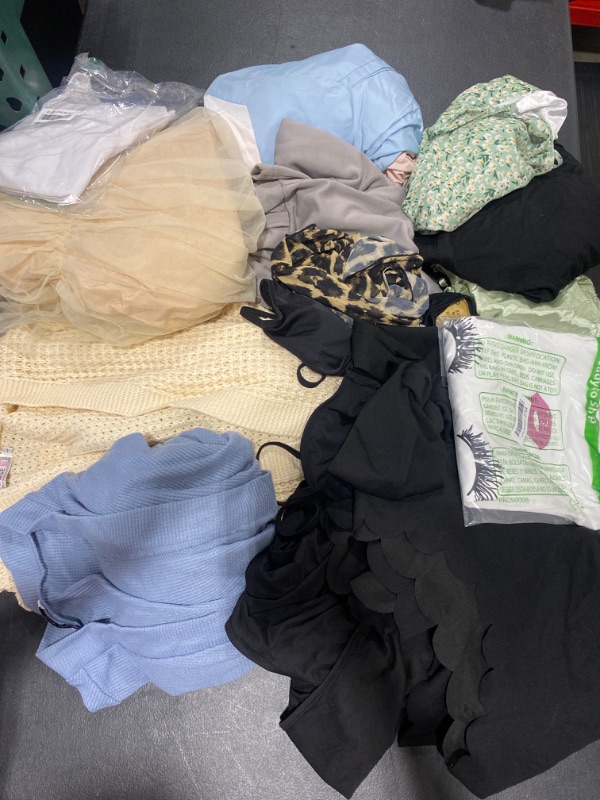 Photo 1 of CLOTHES BUNDLE L-XXXL(sold as is)