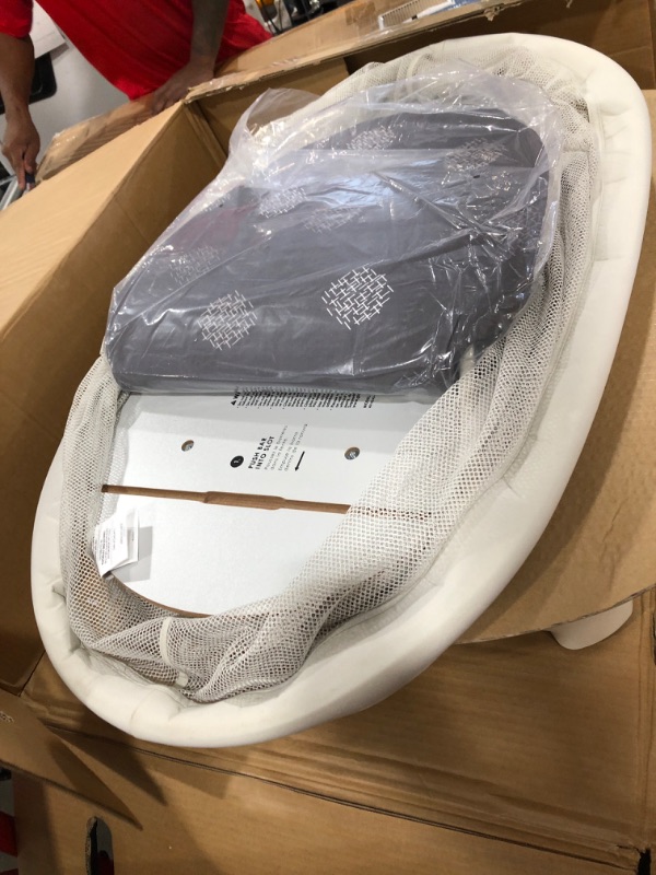 Photo 2 of 4moms mamaRoo sleep bassinet