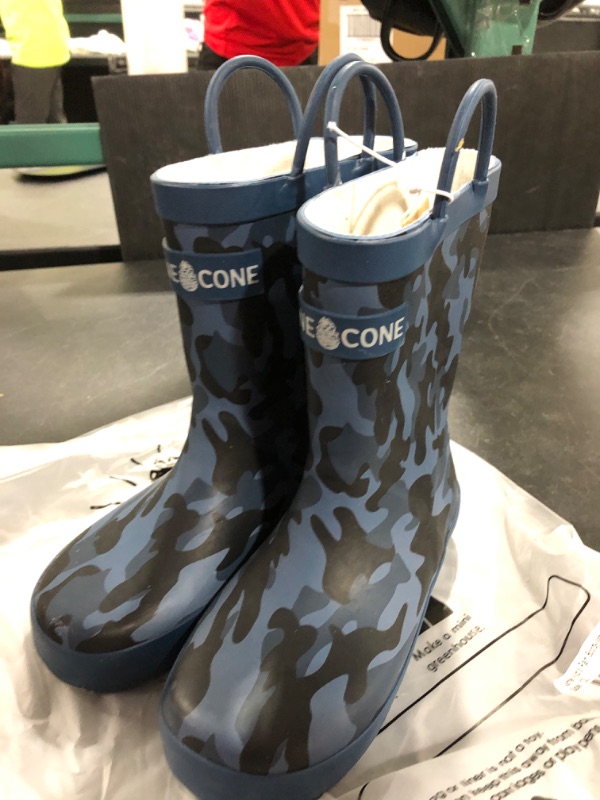 Photo 1 of [Size 13] LONECONE Rain Boots with Easy-On Handles in Blue Camo