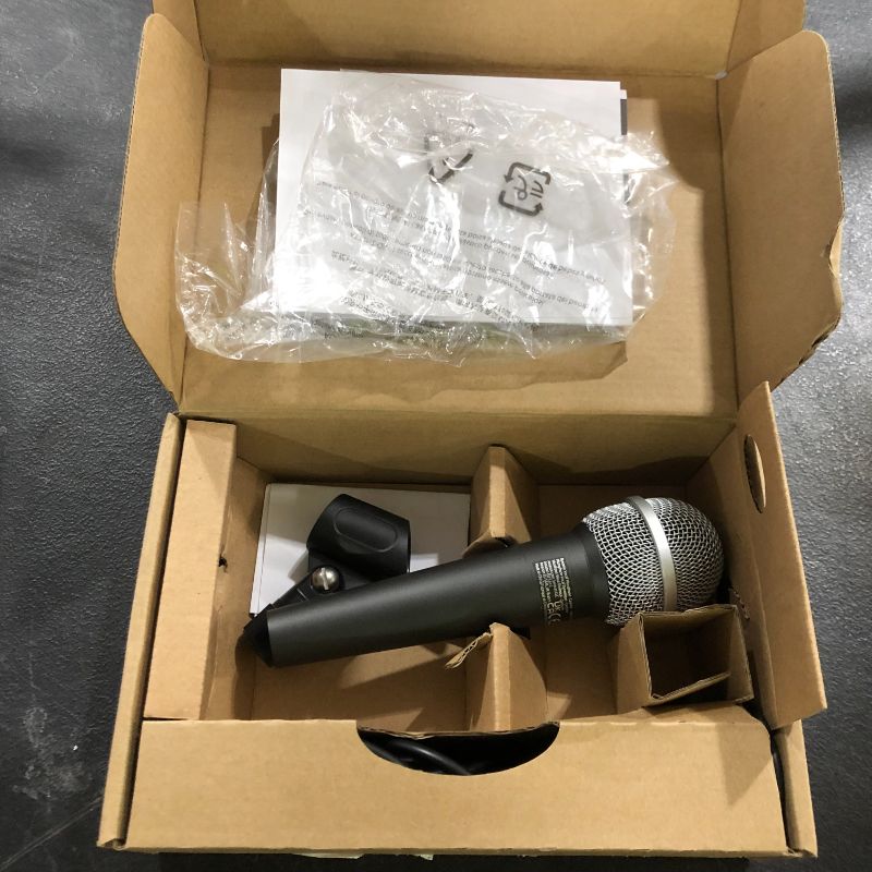 Photo 1 of Amazon Basics Dynamic Vocal Microphone – Cardioid