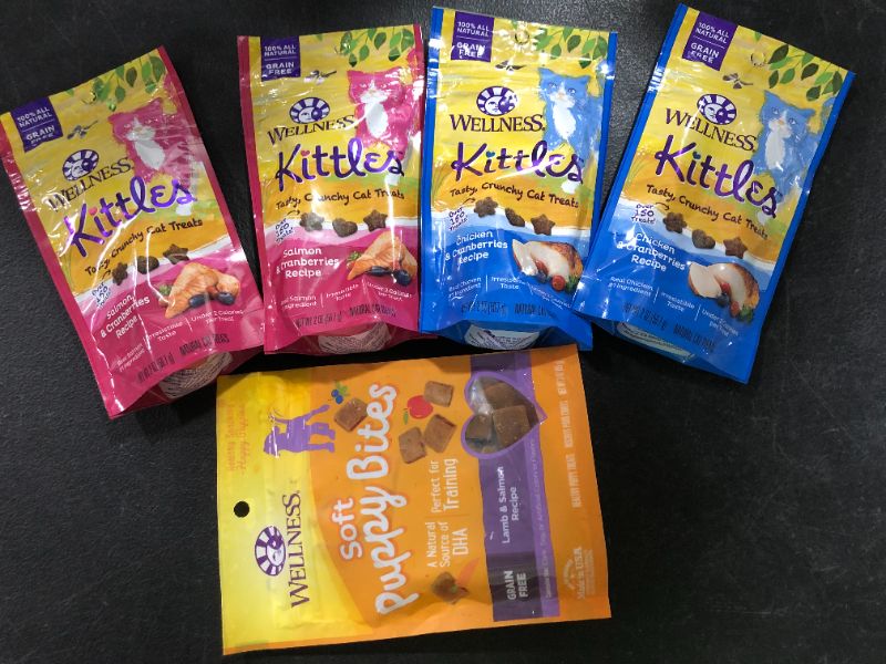 Photo 1 of [5 Pack] Kitty and Puppy Treats