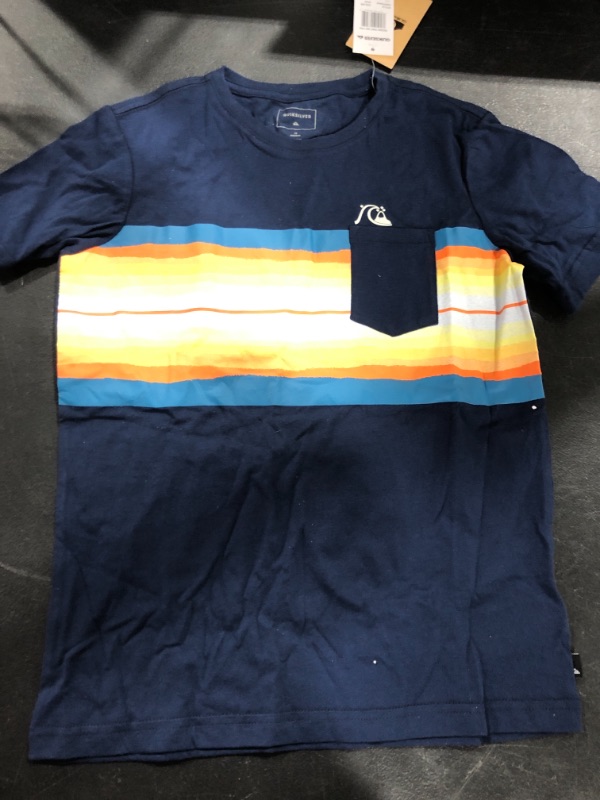 Photo 2 of Quiksilver Boys shirt 10
