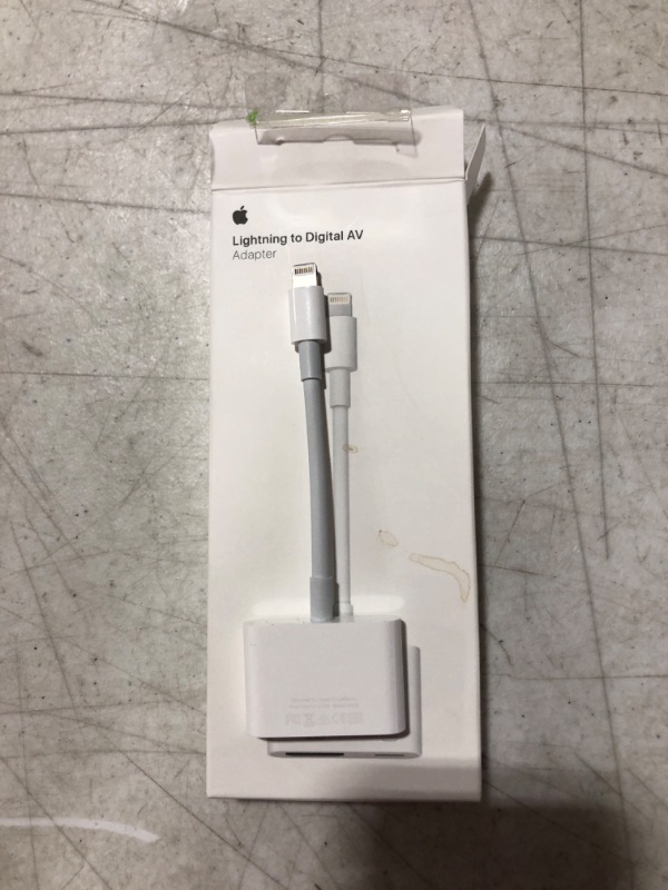 Photo 2 of Apple Lightning Digital AV Adapter - Lightning to HDMI Adapter - HDMI / Lightning
