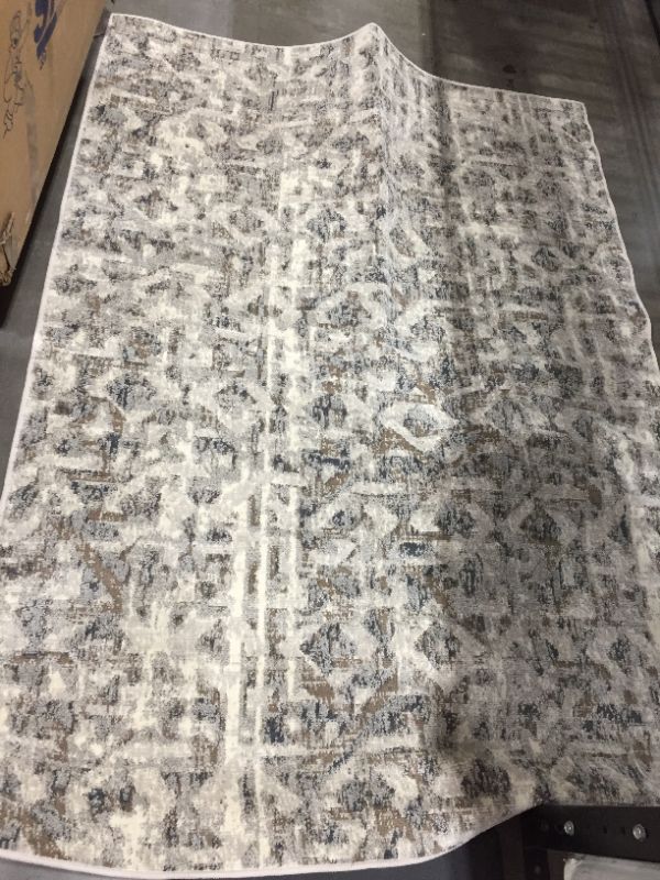 Photo 1 of 5'x7' AREA RUG 