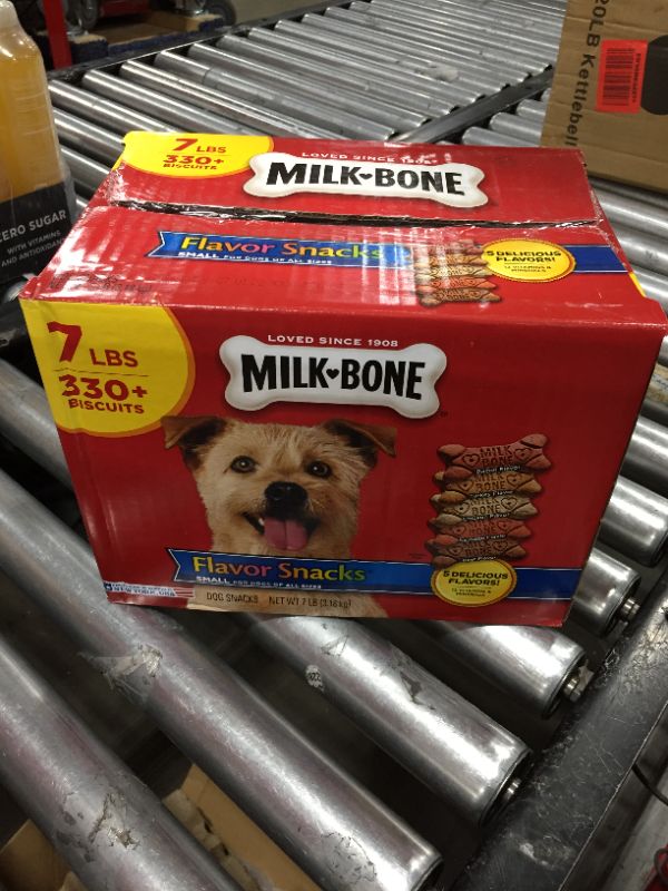 Photo 2 of 7lbs Milk Bone Biscuits with Beef, Turkey, Sausage, Bacon and Chicken Flavor Snacks Dog Treats BB JULY 01 2022
